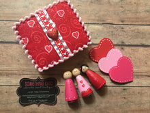 Load image into Gallery viewer, Valentine&#39;s Day Wooden Peg People Wood People
